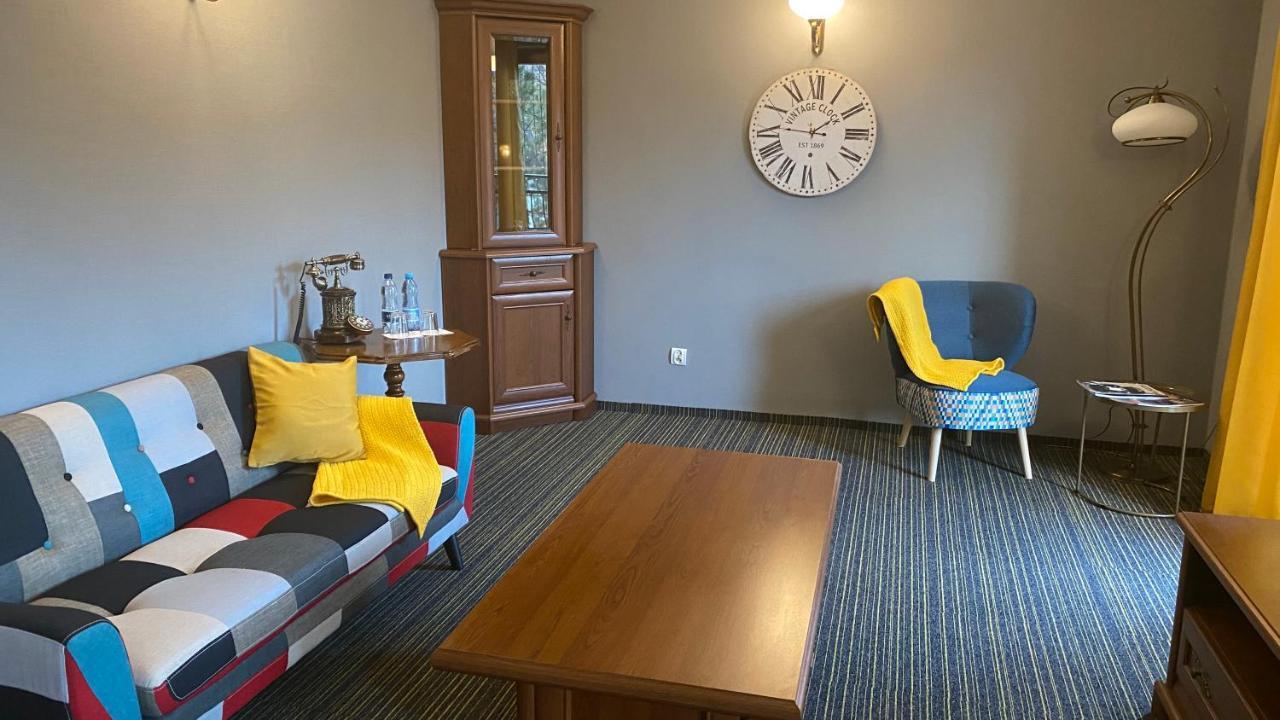 Hotel Marta Олава Экстерьер фото